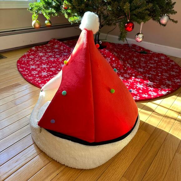 Christmas Pet House Tent Warm Sleeping Bed Indoor for Cat and Puppy - Picture 4 of 9